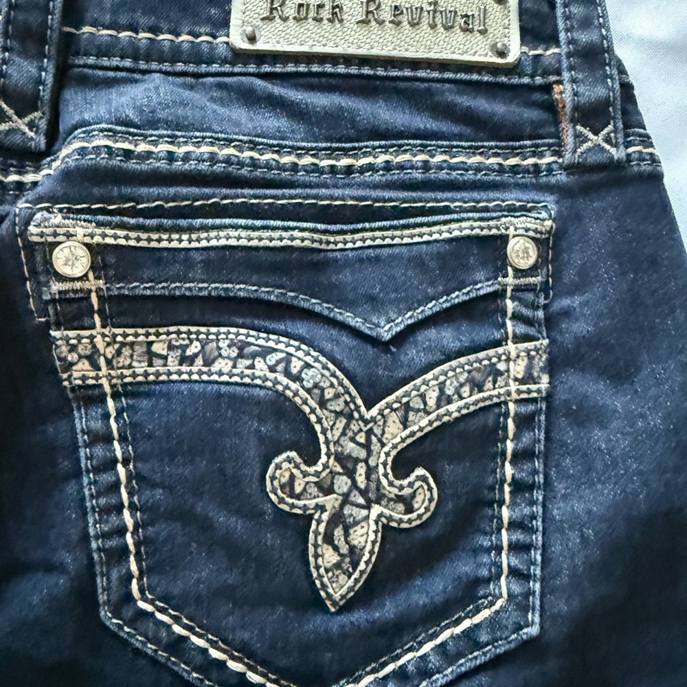 Rock Revival Gal’s Easy Straight Jeans - size 31